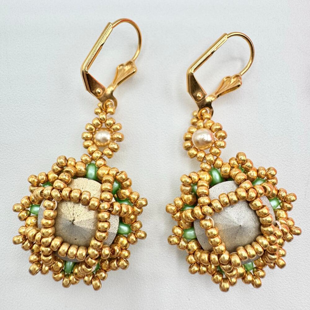 Vintage Handmade Beaded Rivoli Crystal Dangle Earrings Gold Tone Mint Green Chic - Picture 8 of 12